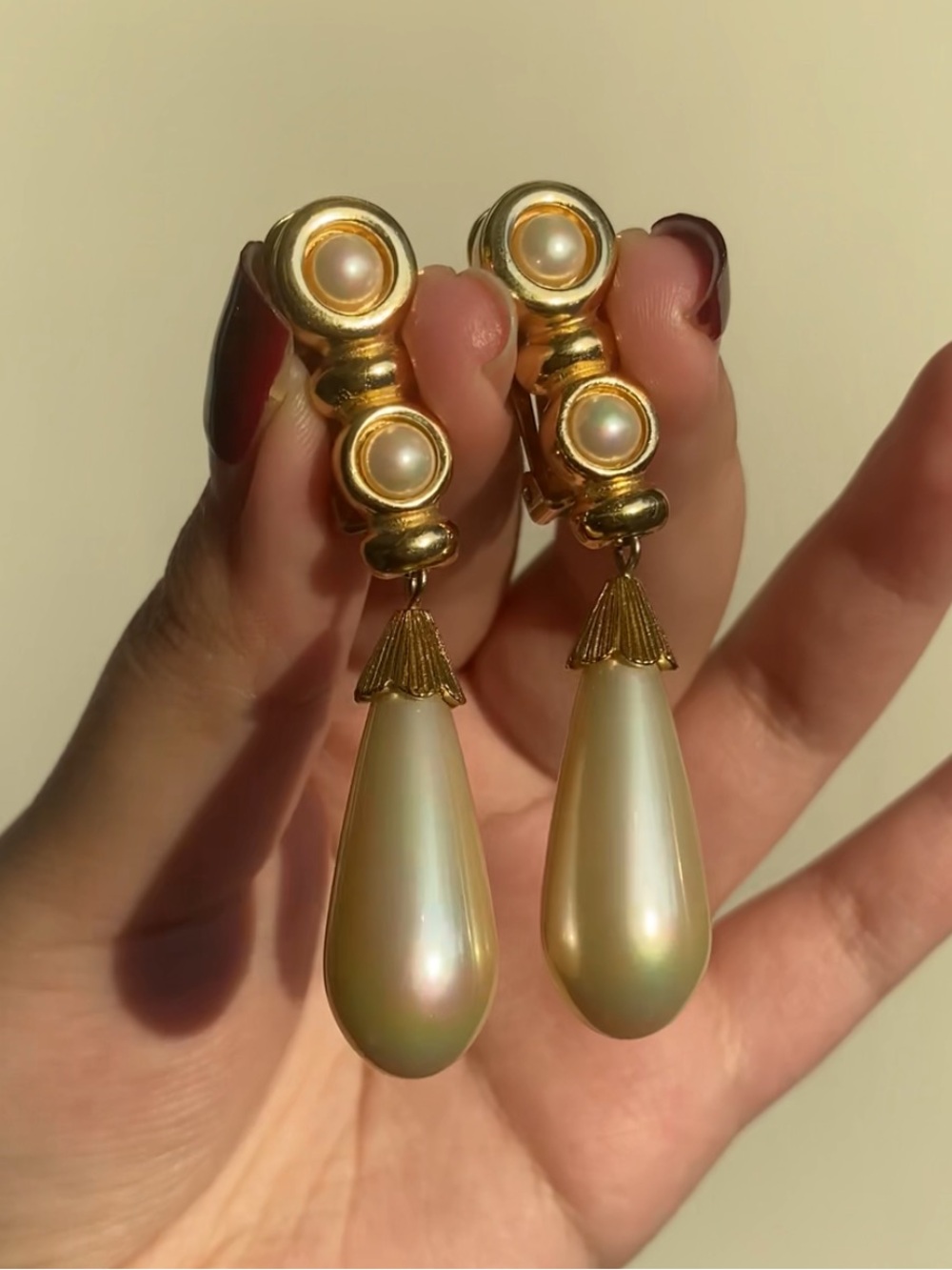 Authentic Vintage Dior Long Teardrop Pearl Drop Dangle Gold Clip-On Earrings - Picture 2 of 7
